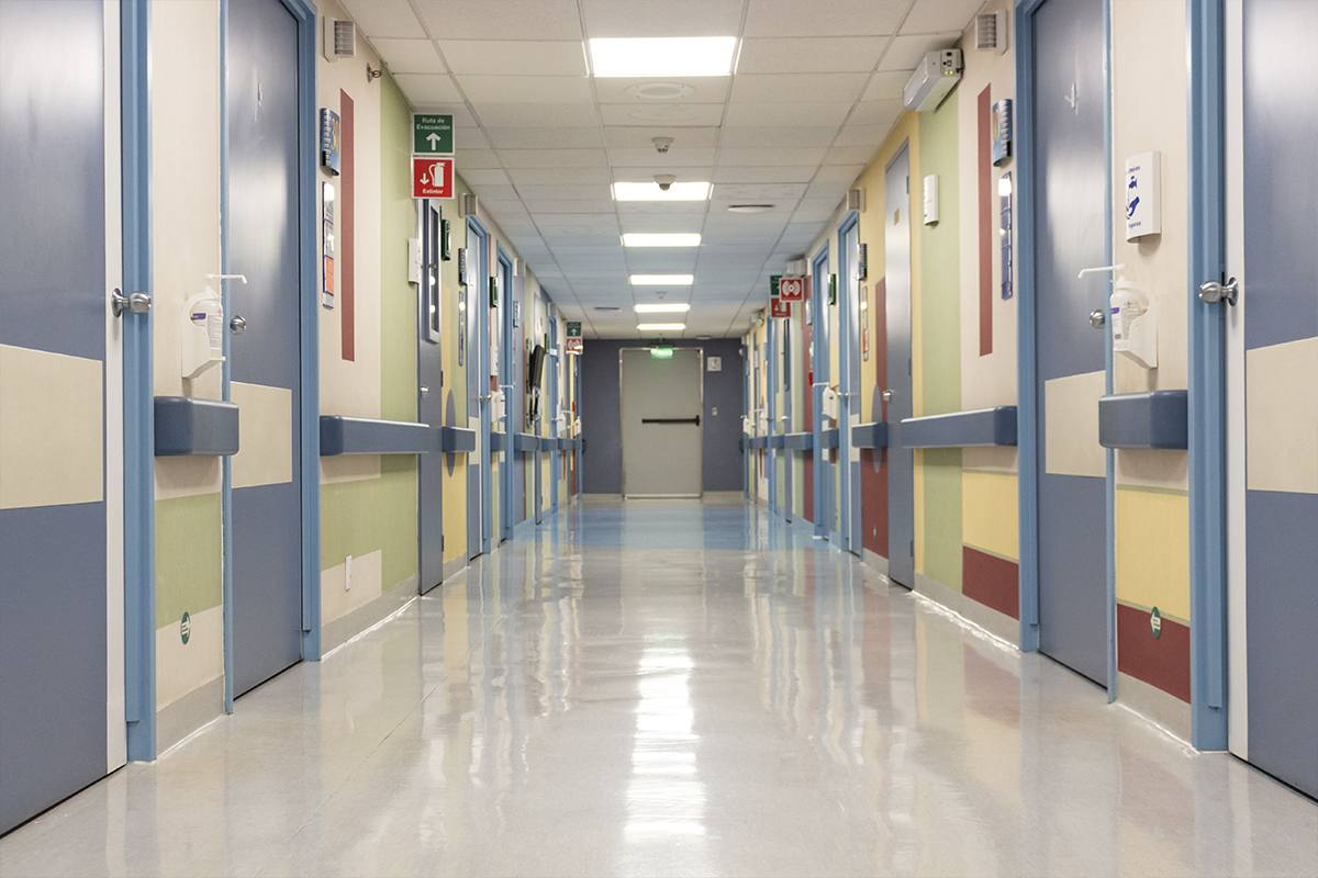 Pasillo de Pediatría de Médica Sur - Médica Sur Copyright