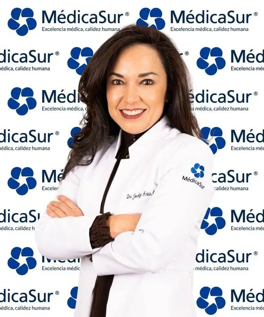 DRA. Jocelyn Arias Alarcón Cirugía General Médica Sur Copyright
